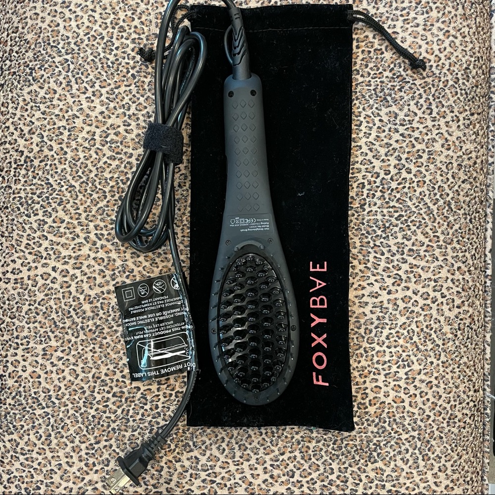FOXYBAE Straightening Heat Brush